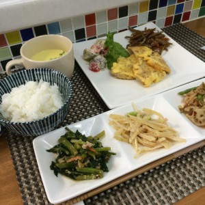 石関町に移転オープンした家庭料理「マンマミーア」